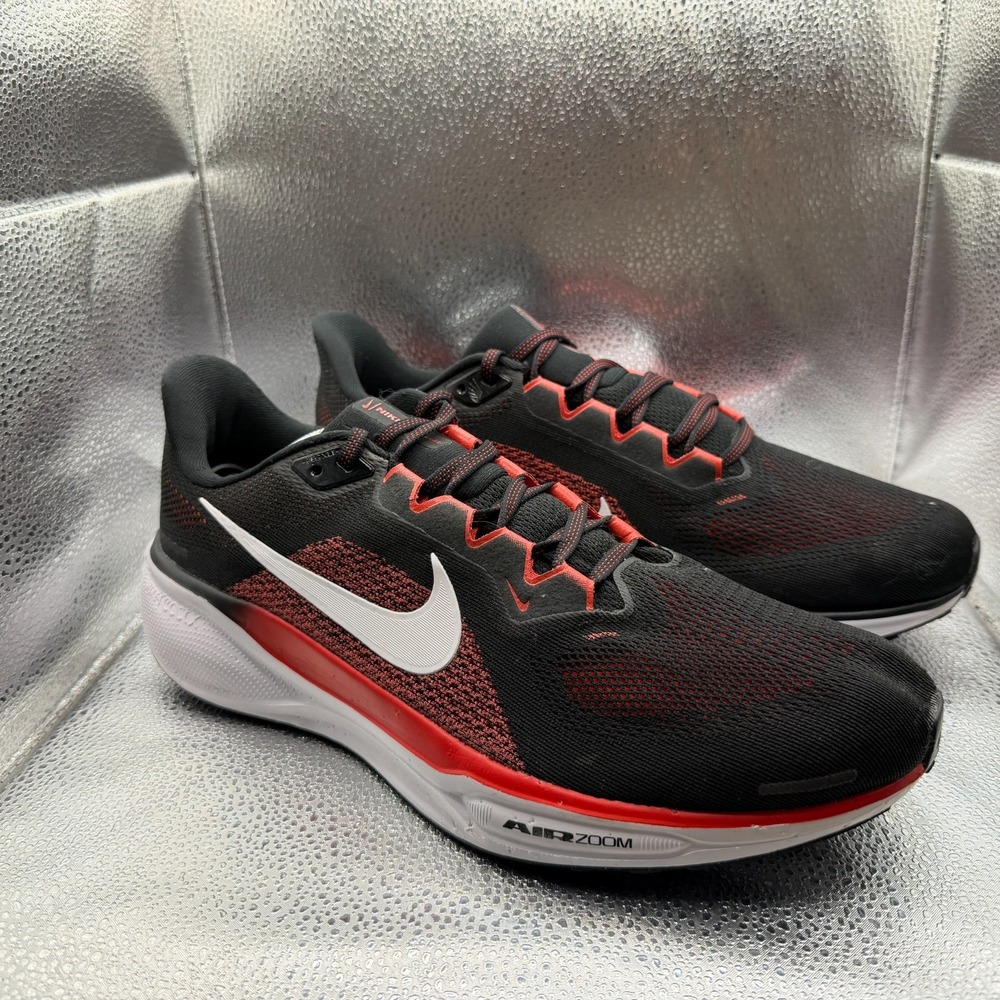 Nike Black Red White Men’s Athletic Running Shoes